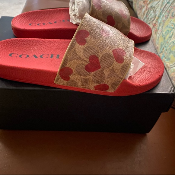 Coach Udele Valentine's Slides ❤️❤️ - Picture 7 of 8